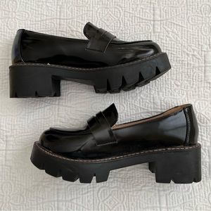 Loafers with Lug Sole black patent leather